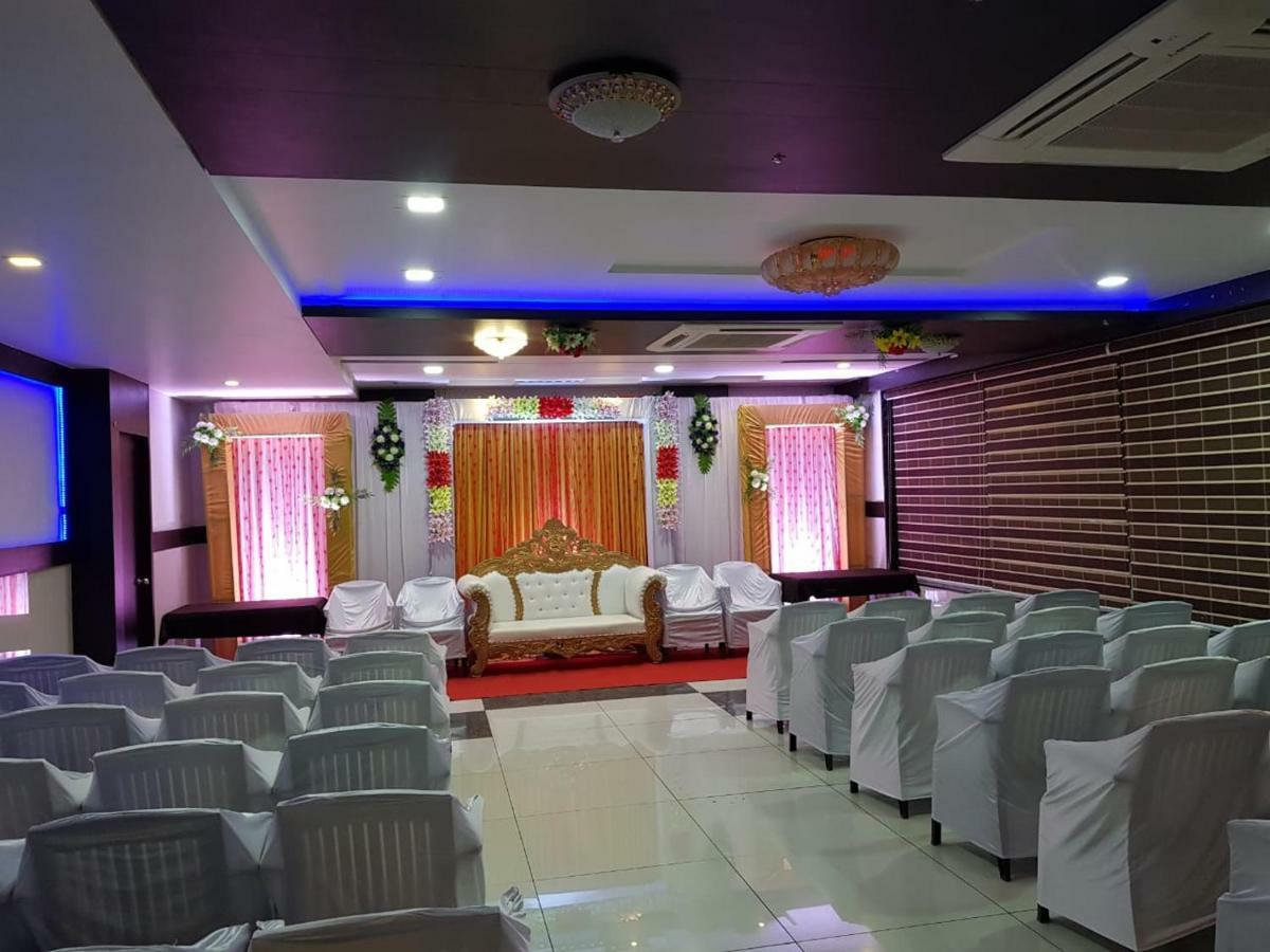 Hotel Shahi Darbar Navsari Esterno foto