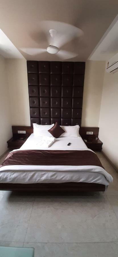 Hotel Shahi Darbar Navsari Esterno foto
