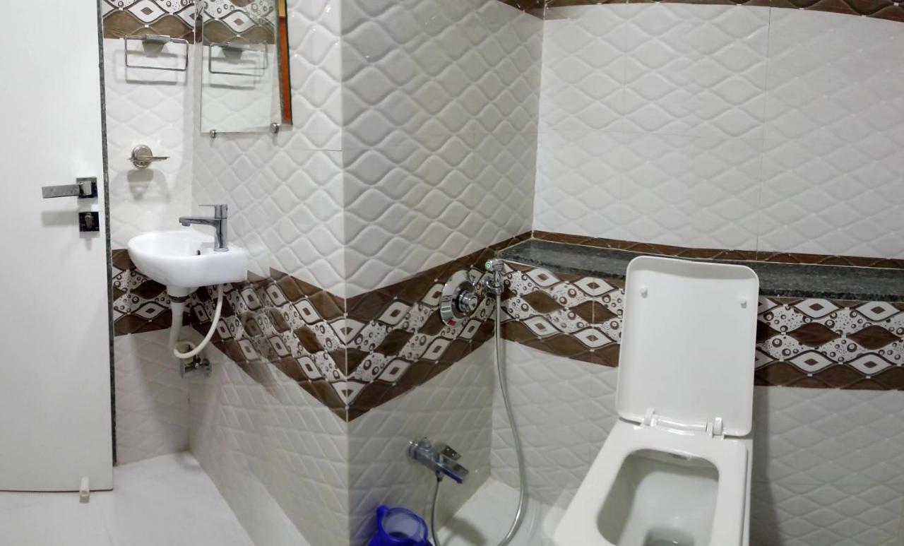 Hotel Shahi Darbar Navsari Esterno foto